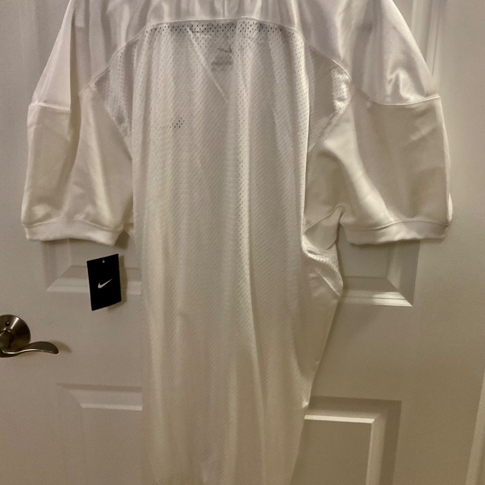 Nike White Jersey - Picture 2 of 4